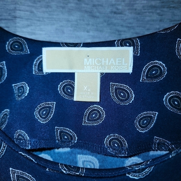 Michael Kors Blouse Tie in back Long Sleeves XL  Blue Pattern soft - Picture 10 of 11